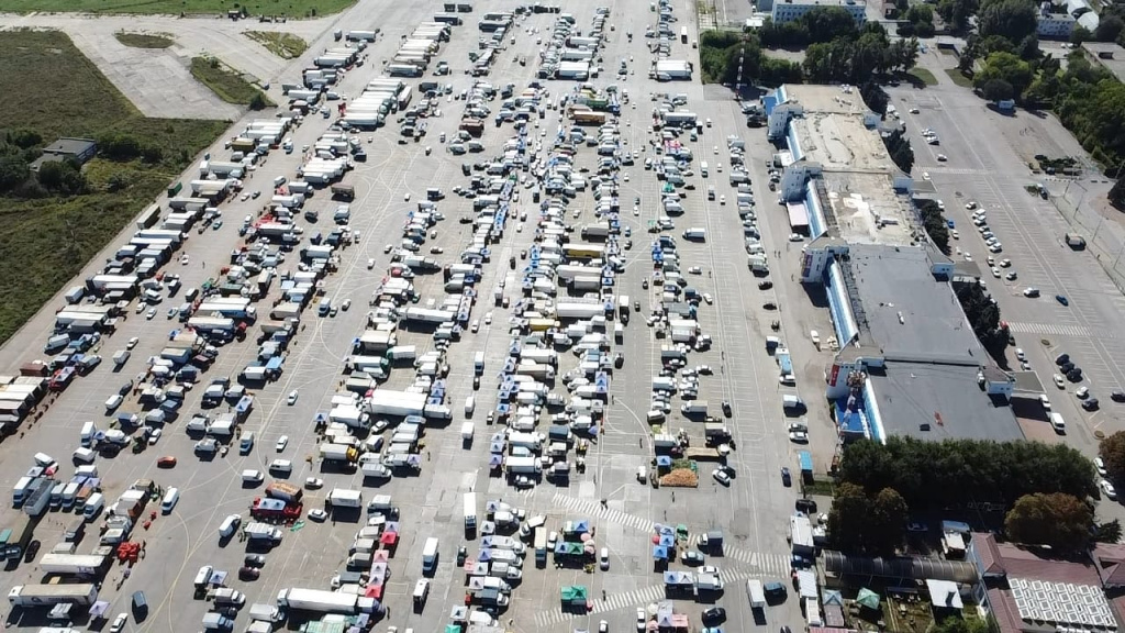 С 1 ноября прекратит работу ярмарка на территории старого аэропорта Ростова - фото 1