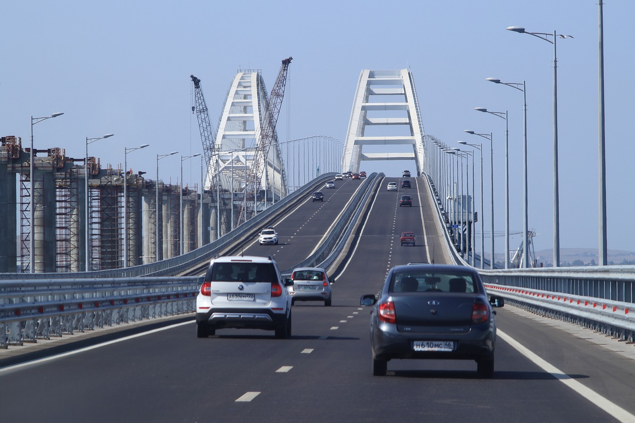«Удлиненная» железная дорога к Крымскому мосту