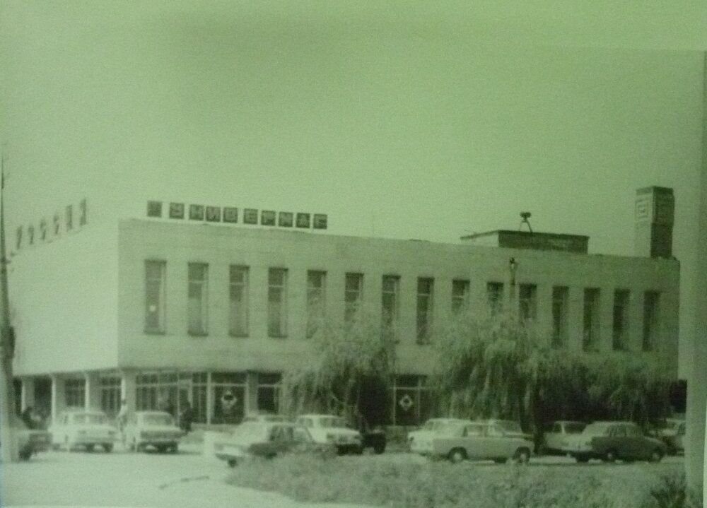 В Батайске за ₽ 78 млн продают недостроенную гостиницу на месте универмага - фото 2