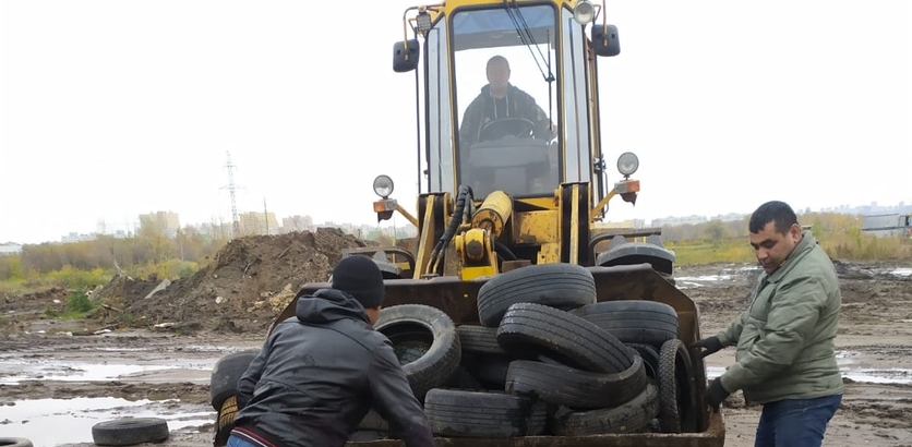 Ещё 12 тонн старых автошин вывезли с улиц Московского района - фото 1