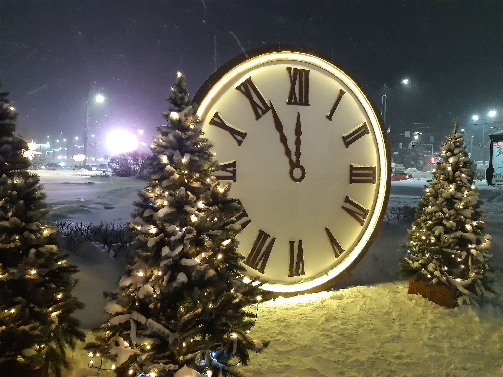 31 декабря ночь. Канун нового года 31 декабря. Новогодняя ночь Нижний Новгород. Нижний Новгород красивый новогодний. 31 Января с новым годом.