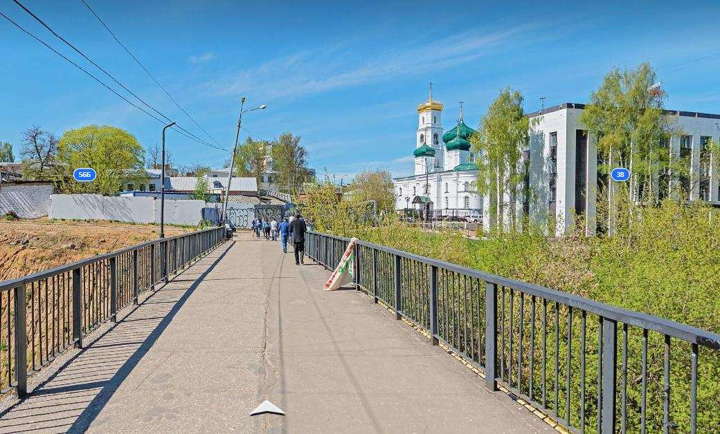 Пешеходный мост через Почаинский овраг полностью разобрали в Нижнем Новгороде 