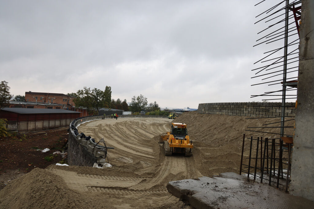 В Ростове работы по реконструкции дороги на Вавилова завершены на 65% - фото 1