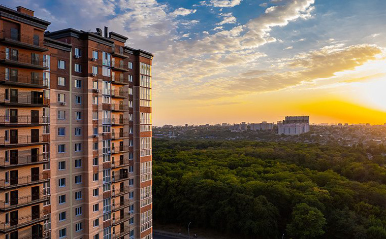 Количество сделок на первичном рынке жилья в Ростовской области уменьшилось на 40% - фото 1