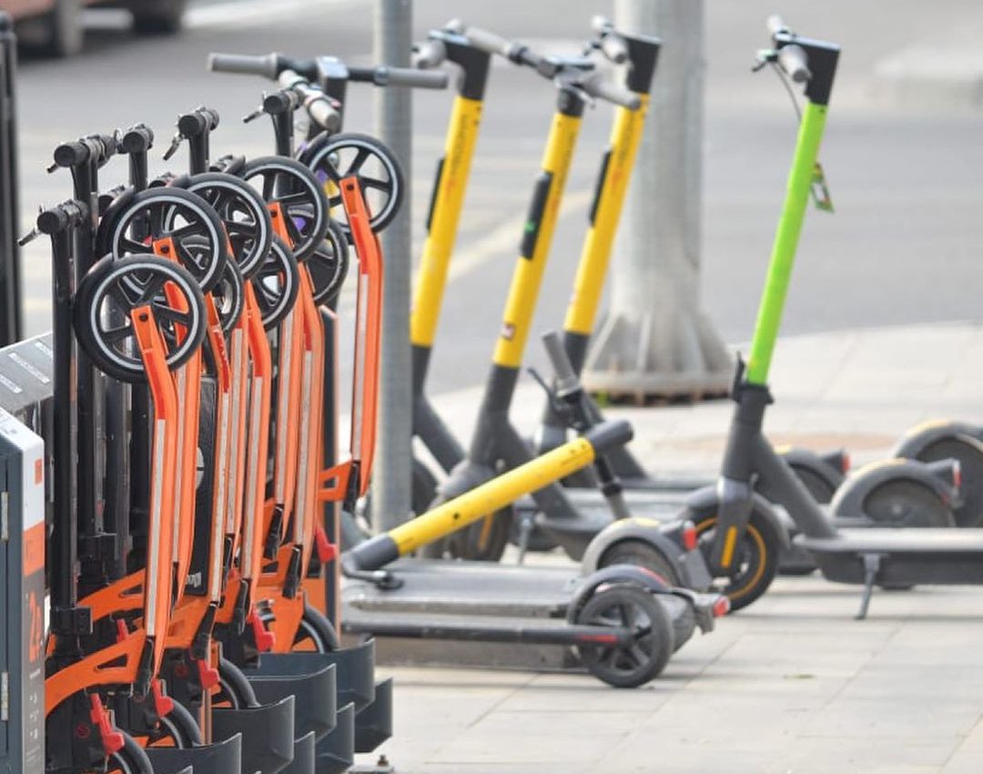 В Ростове ограничили парковку для электросамокатов - Фото 1