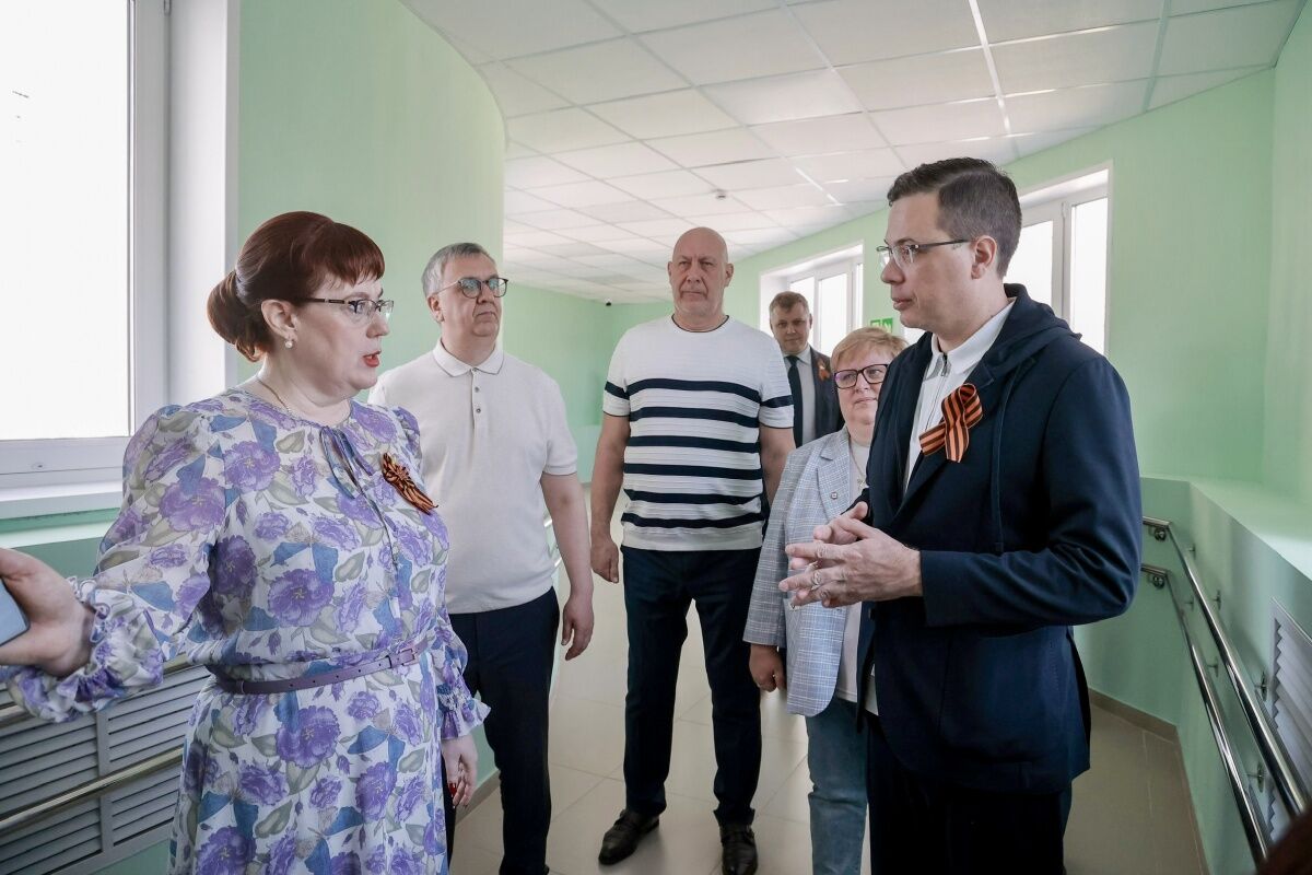 Юрий Шалабаев оценил новый переход между корпусами школы №168 в Нижнем Новгороде - фото 1
