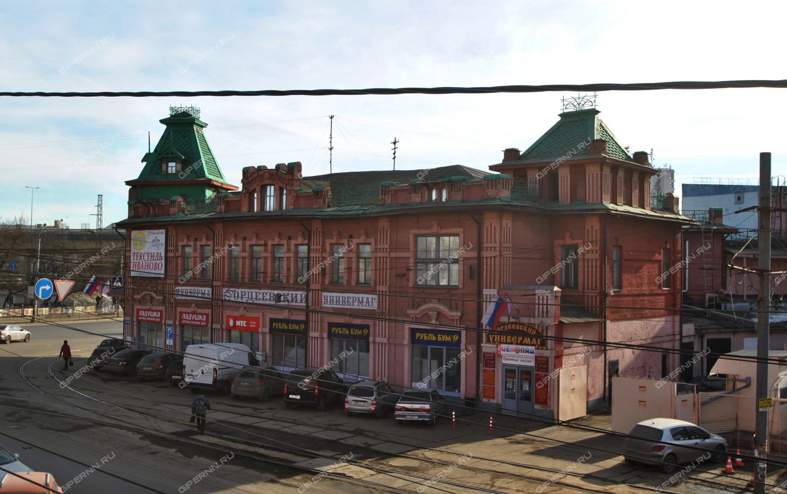 Гордеевский универмаг в Нижнем Новгороде выставлен на продажу почти за 380 млн рублей  - фото 1