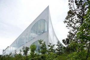 Библиотека Университета искусств Тама в Токио (Tama Art University Library)